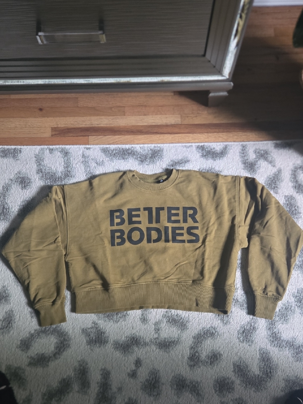 Better Bodies Army Green Crop Sweatshirt Sz XS NWOT